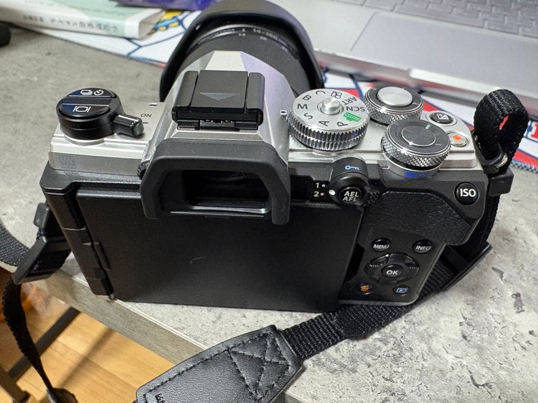 OM-5 ミラーレス一眼 シルバー 14-150mm