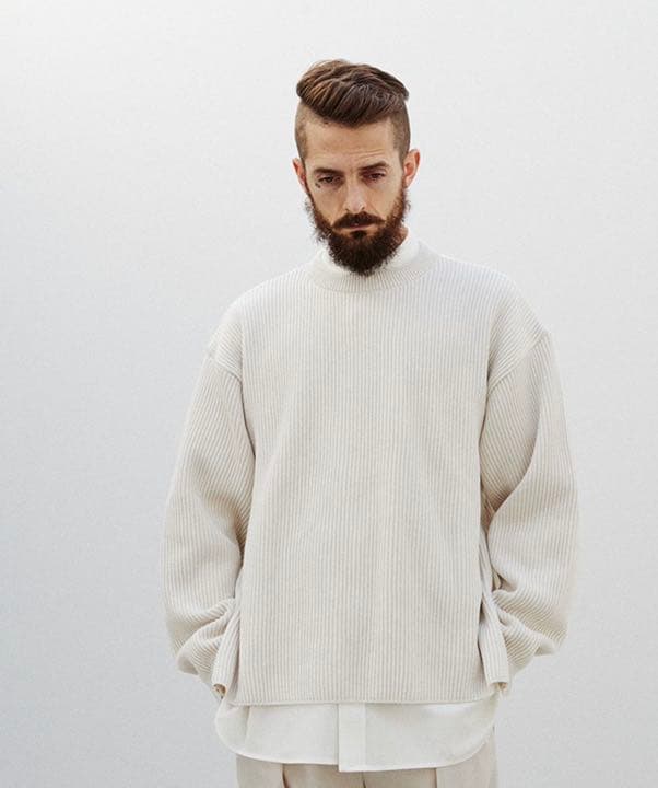 OVERSIZED 7G AZE KNIT  早い者勝ちです。