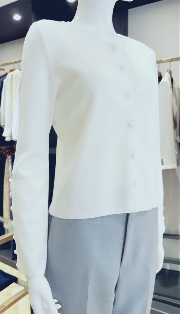 FOXEY2024♡ホワイト完売CARDIGAN \"CLOVER\"ノベルティ付き