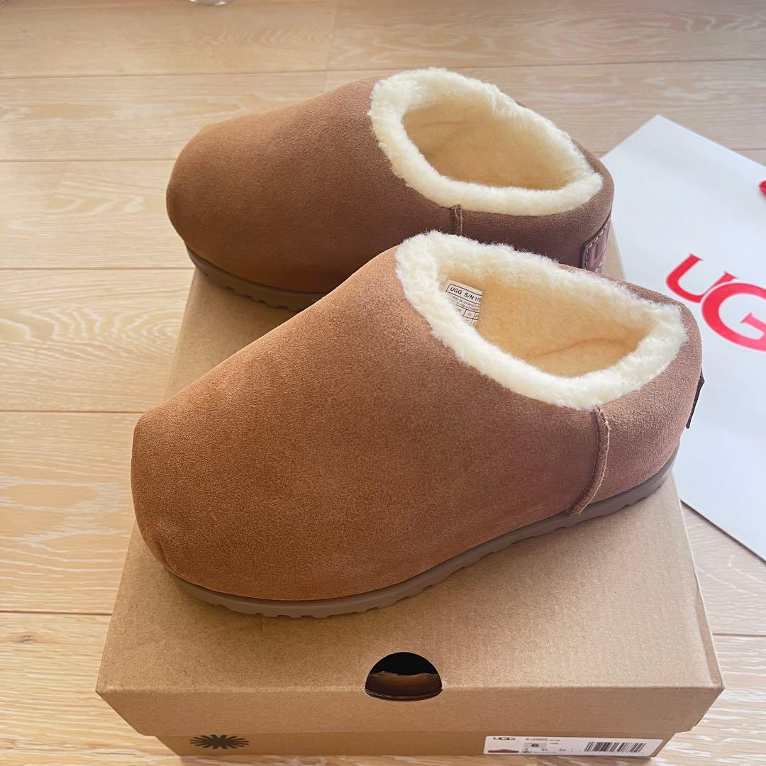 【新品未使用】UGG W PUMPED SLIDE パンプドスライド　24cm