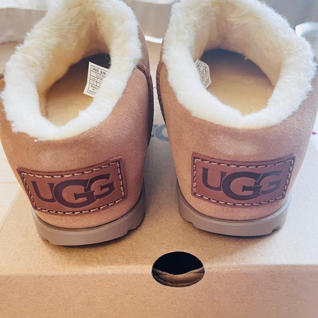 【新品未使用】UGG W PUMPED SLIDE パンプドスライド　24cm