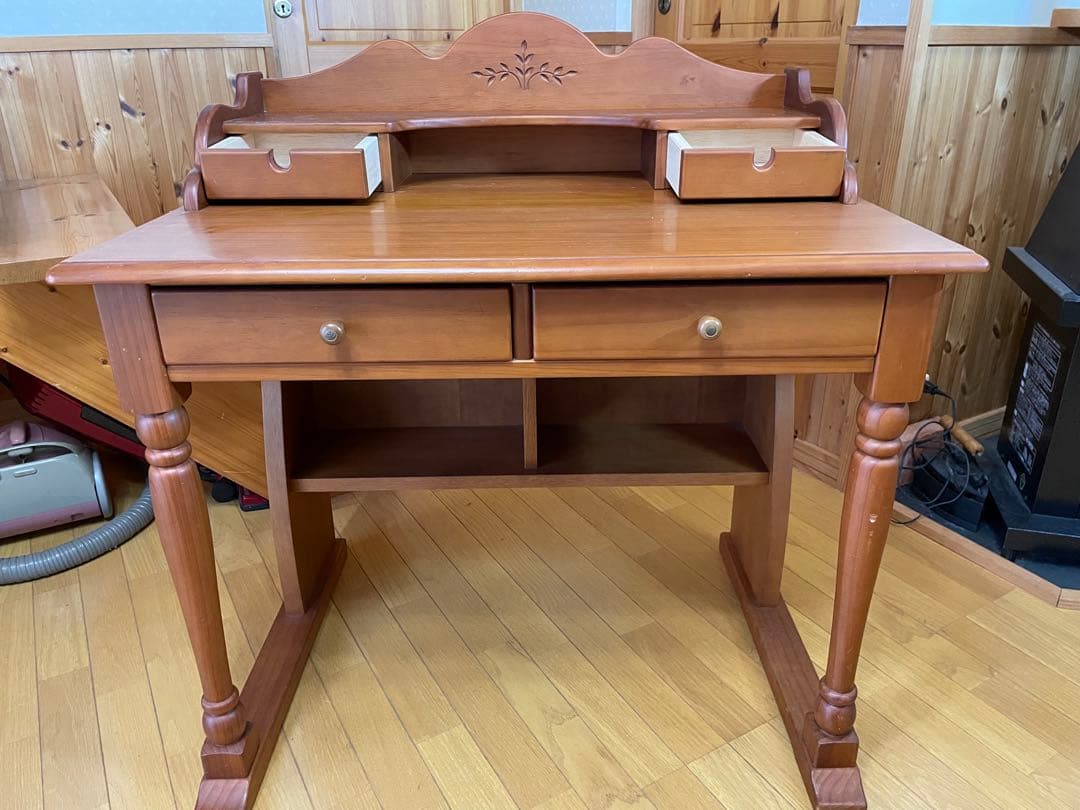 木製クラシックデスク 収納付き