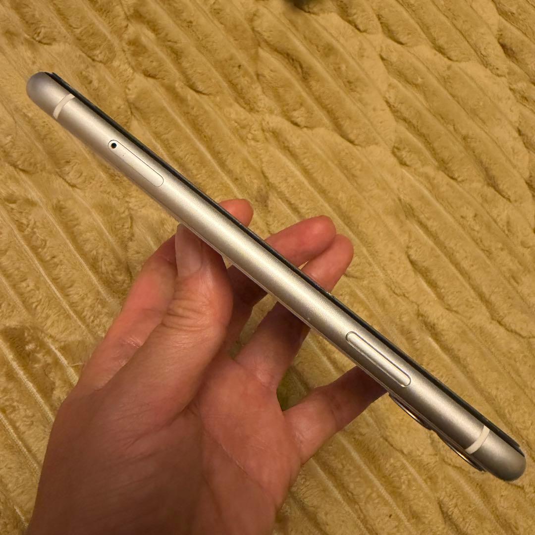 iPhone11 本体　美品　SIMフリー　128GB ホワイト