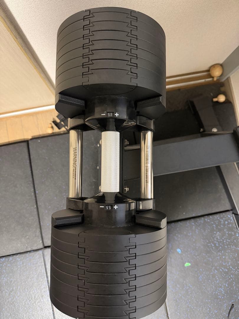 ねんねん①42kg可変式ダンベルx2、台座、5.5kgから2.5kg刻み