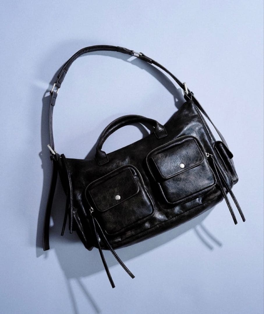 camphor wood フェイクレザーマルチポケットショルダーバッグ