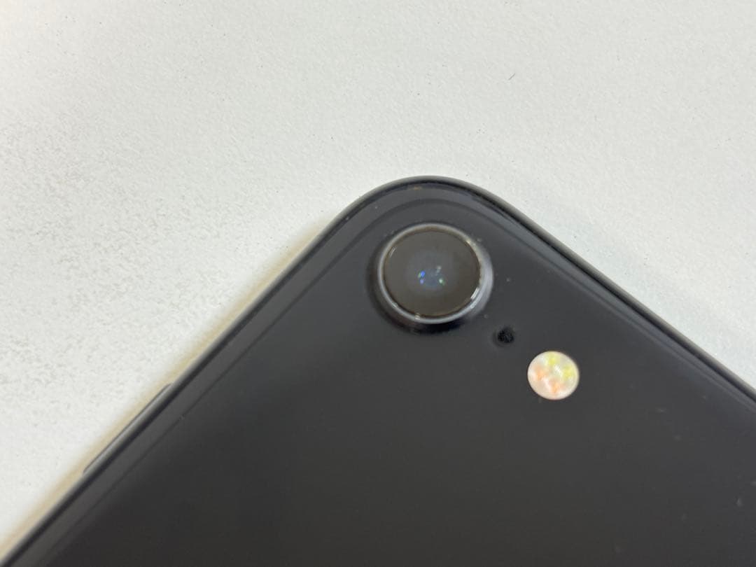 iPhone8 64GB SIMロック解除済み au版