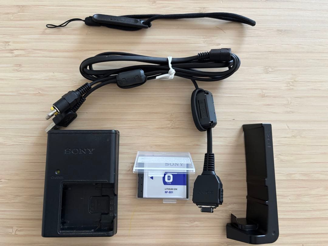 【美品】SONY Cyber-shot T70（ブラック）