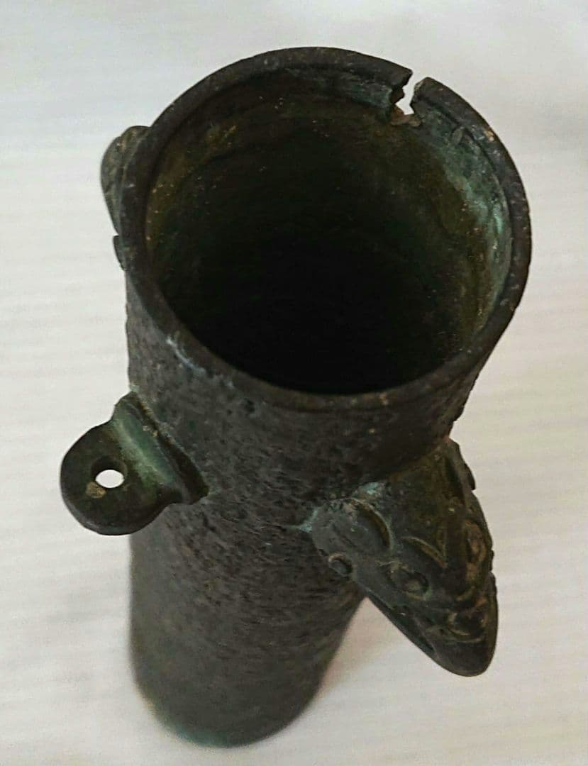 古銅の花器