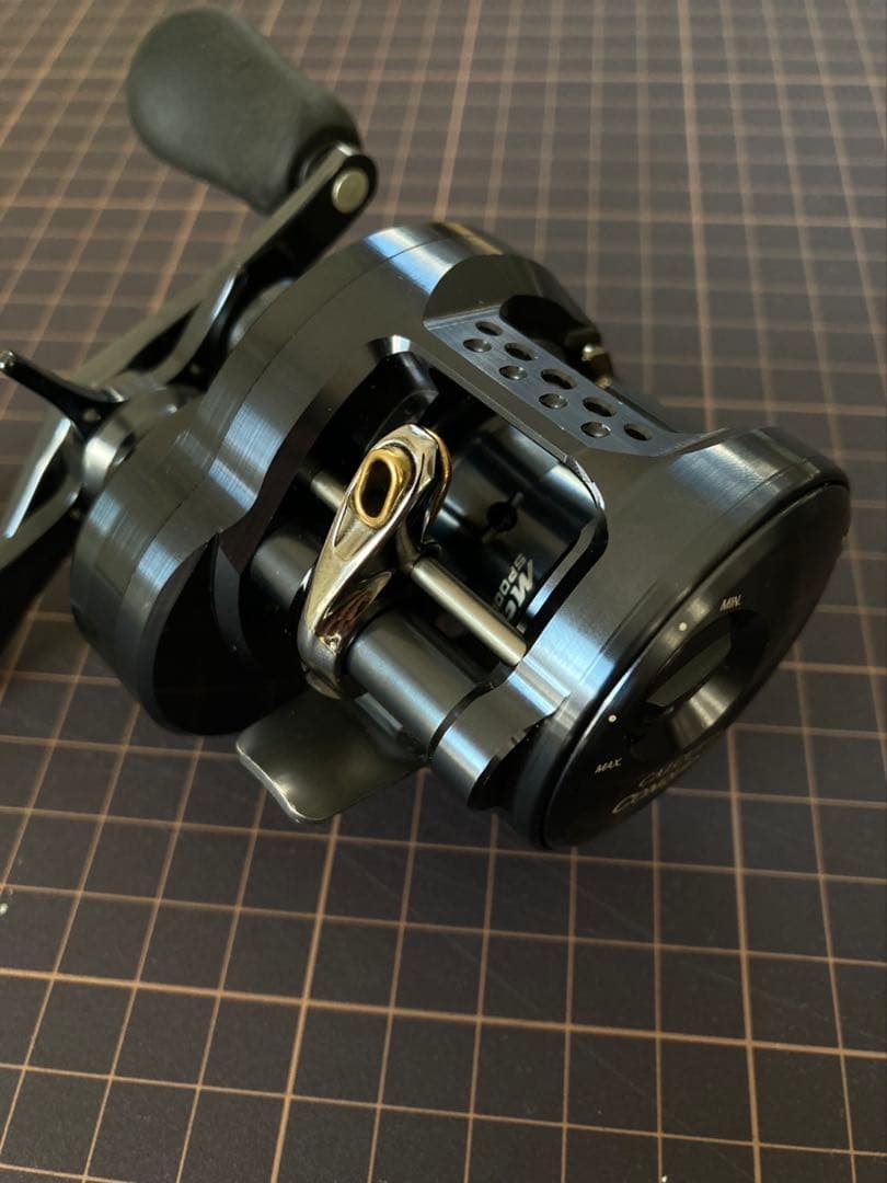 シマノ 24 カルカッタコンクエスト シャローエディション 30HG (右巻)