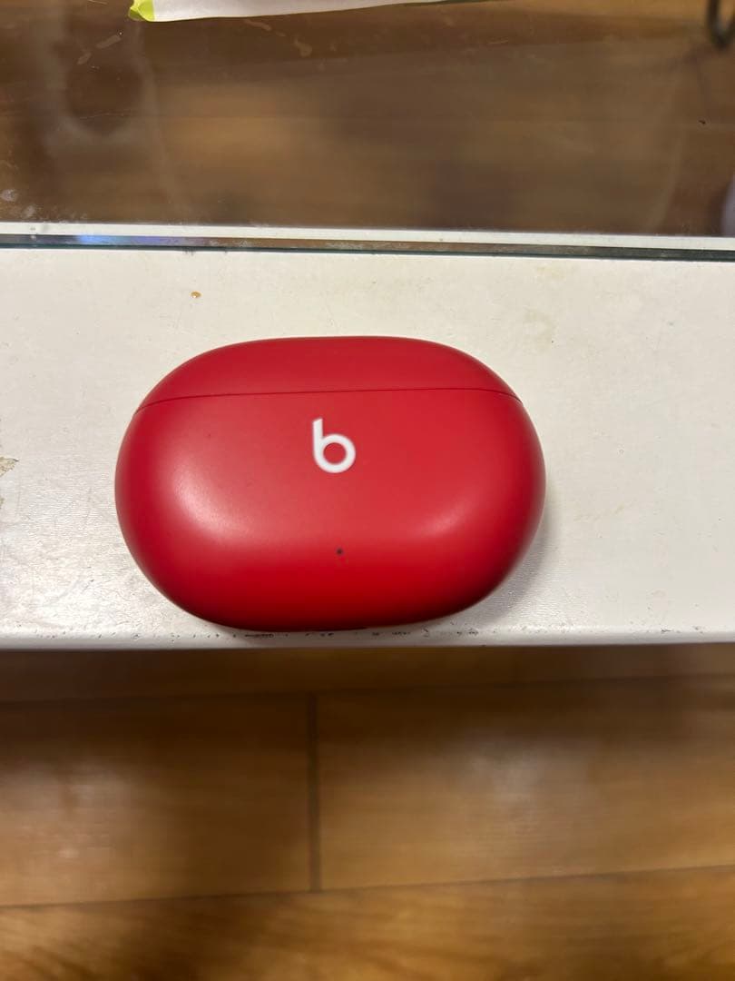 Beats Studio Buds レッド