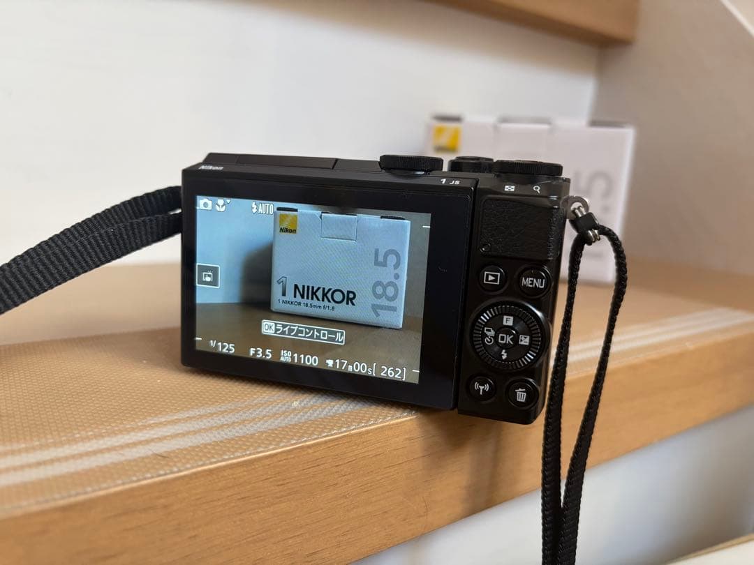 Nikon 1 J5 ダブルレンズキット ミラーレスカメラ ブラック