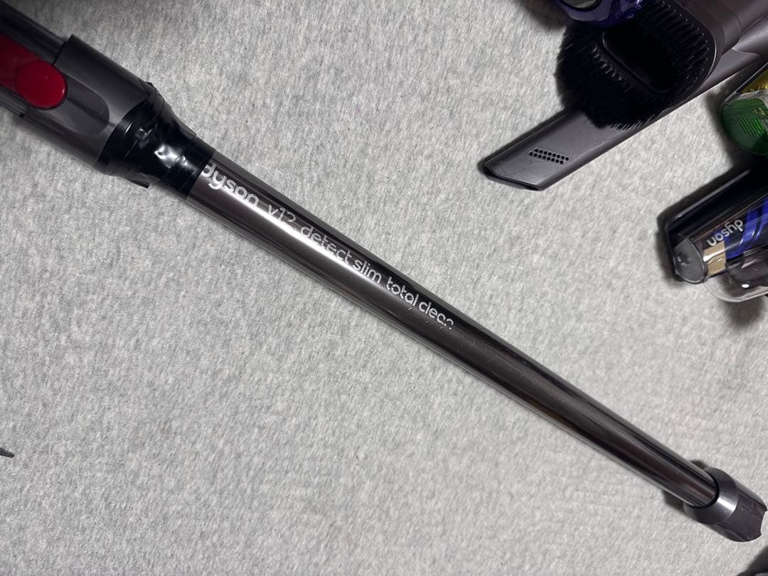 r*8様 Dyson V12 Detect 掃除機 本体と付属品