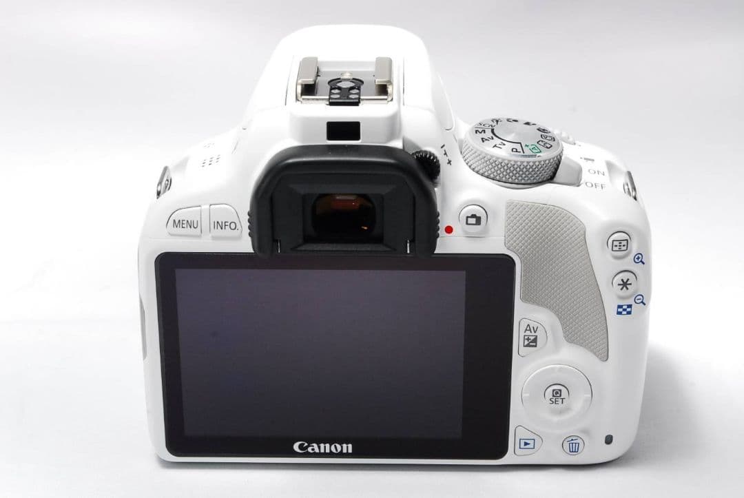 ♥ショット数極少♥Canon Kiss X7♥ 標準レンズ ホワイト 新品級