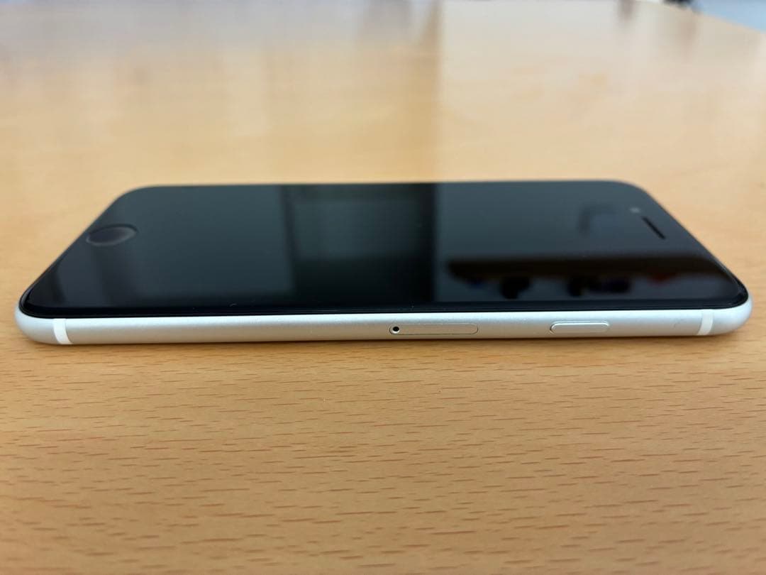 Apple iPhone SE (第2世代) ホワイト本体