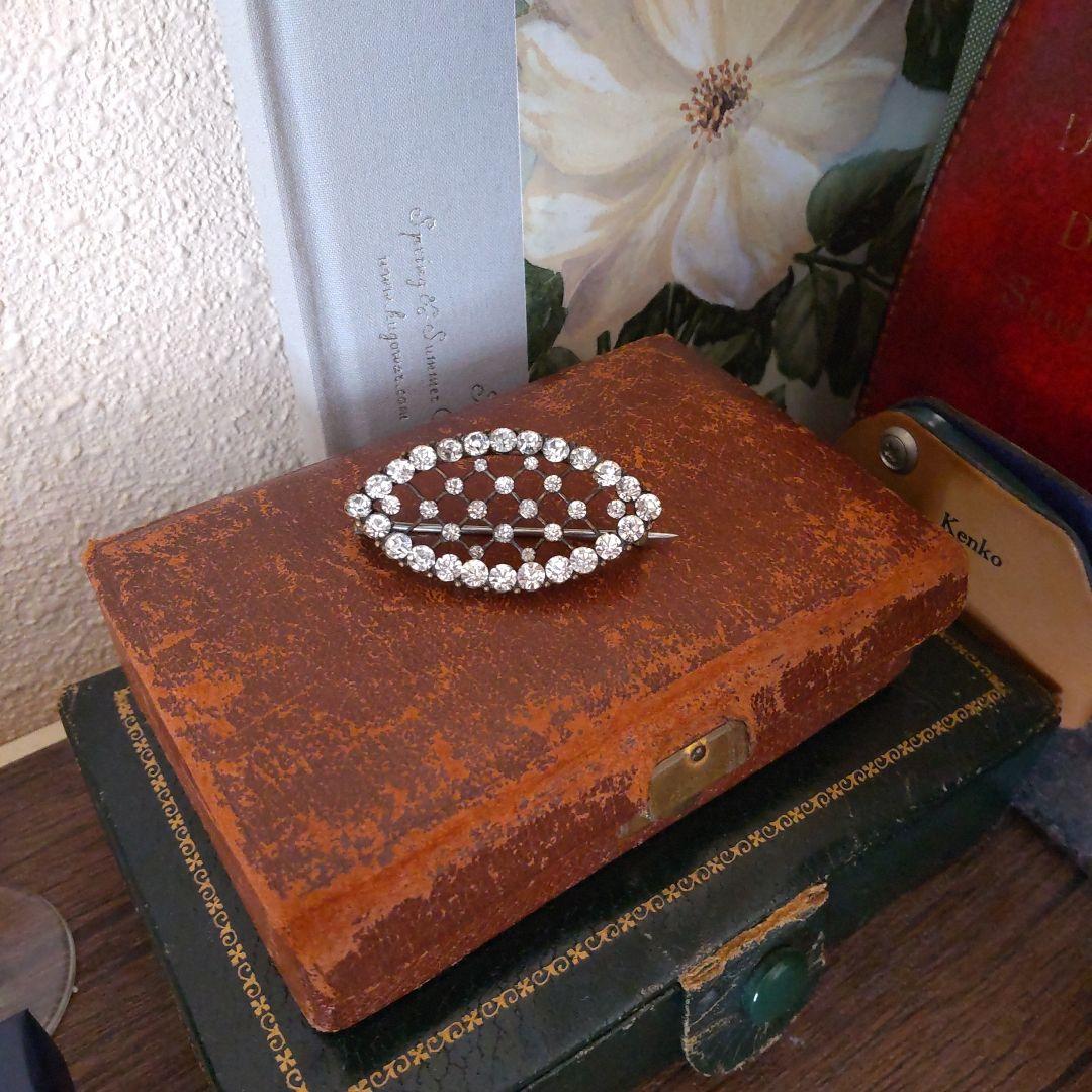 イギリスアンティーク　ブローチ