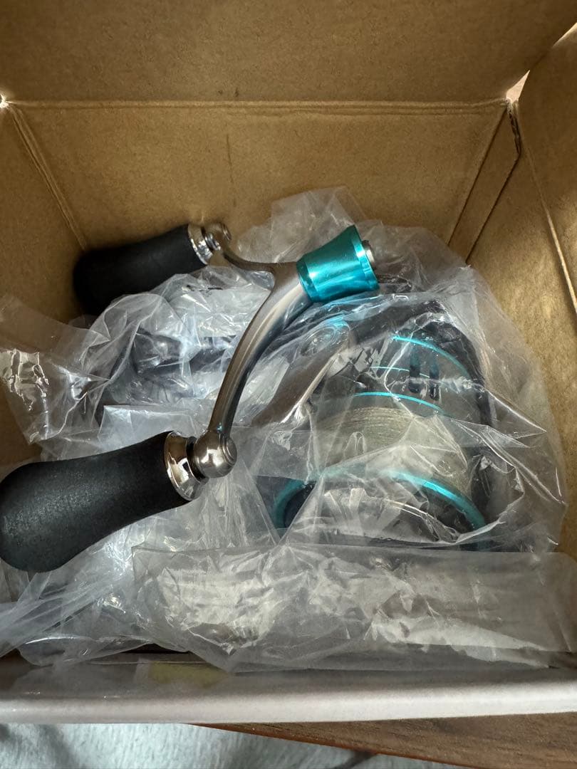 ダイワ Emeraldas LT 3000S-CH-DH スピニングリール