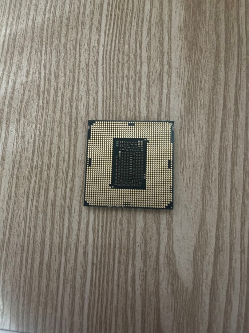 Intel Core i7 9700F 中古品