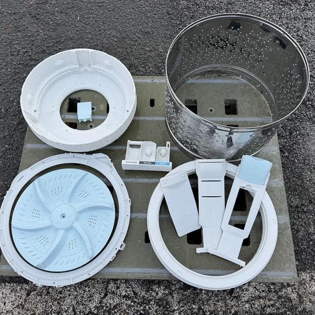 地域限定送料無料　美品【 TOSHIBA 】東芝 全自動洗濯機 AW-8DH1