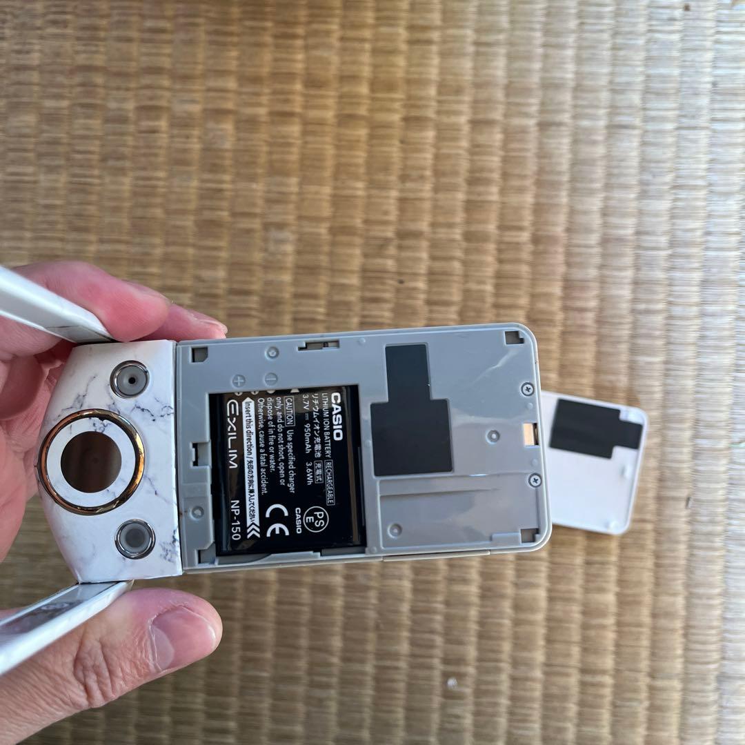 CASIO EXILIM EX-TR350 自撮りカメラ