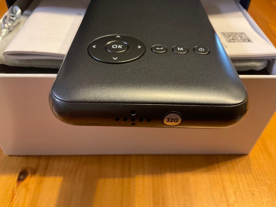 専用　カベーニ モバイル プロジェクター 小型 ワイヤレス　ブラック