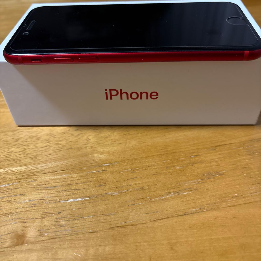 iPhone 8 本体　レッド　64GA