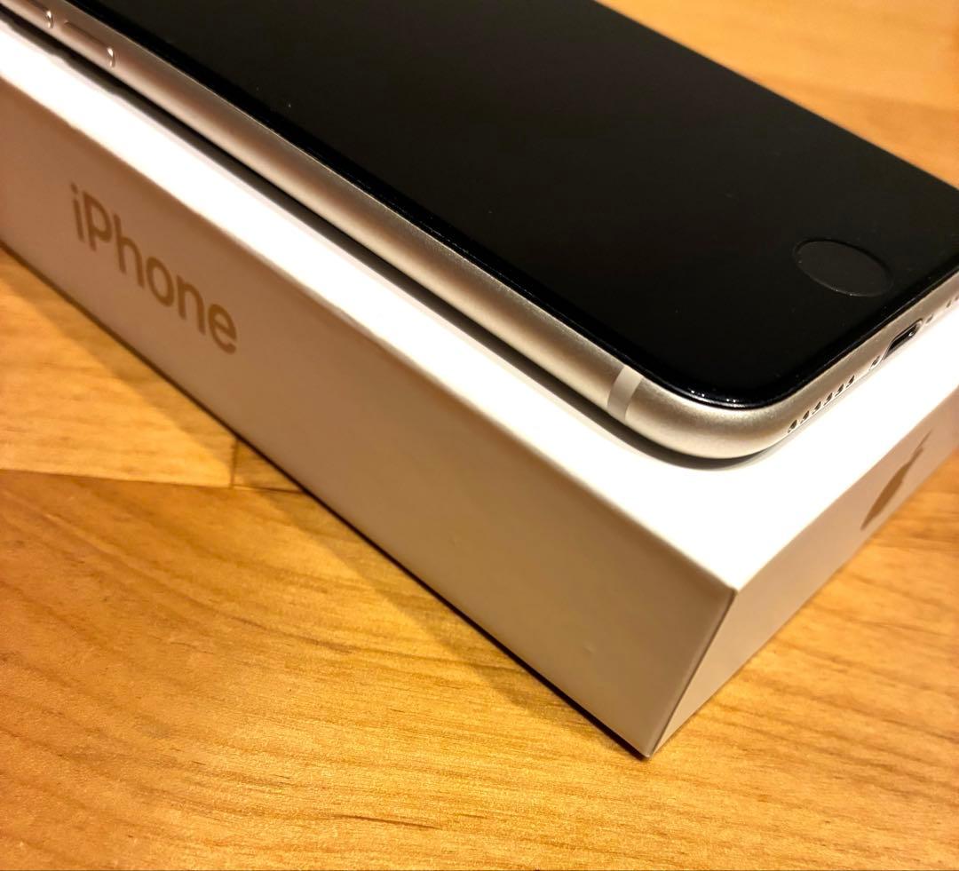 【美品　匿名便発送】Apple iPhone SE 第3世代 128GB