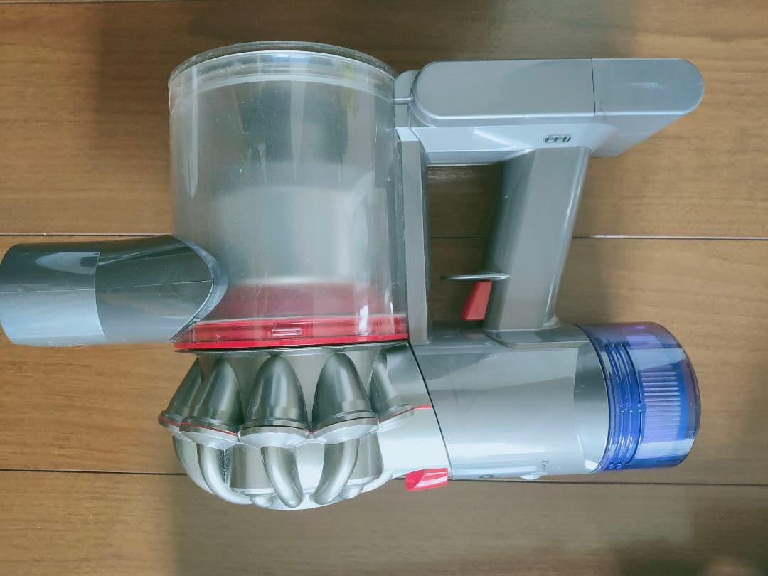 dyson v8 fluffy + SV10K SLM2 中古品動作確認済み。