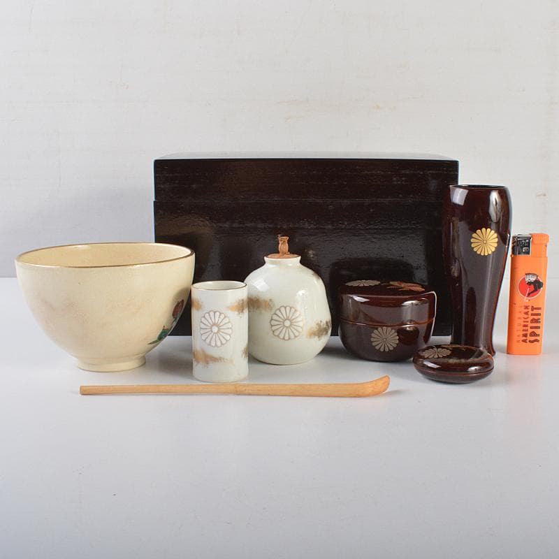 茶道具　利休茶箱　色絵花文茶碗　菊桐蒔絵棗など　七点　一式　V　R7103