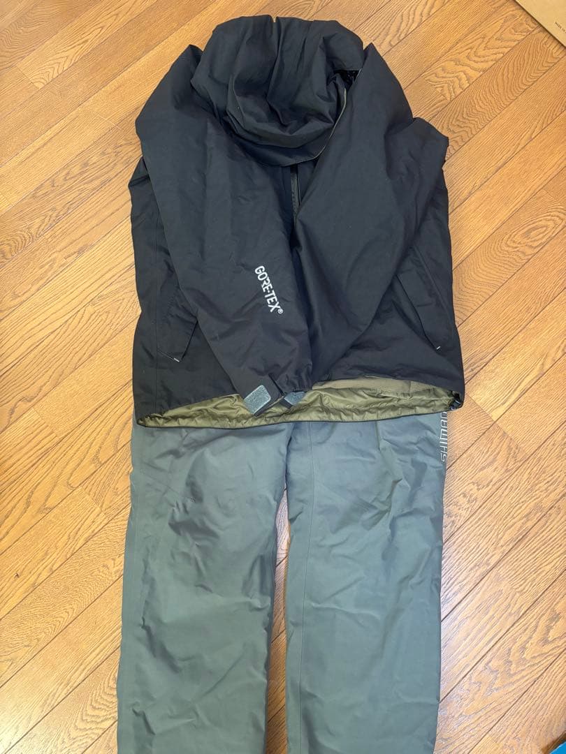 シマノ　GORE-TEX フィッシングジャケットとパンツセット　防寒着