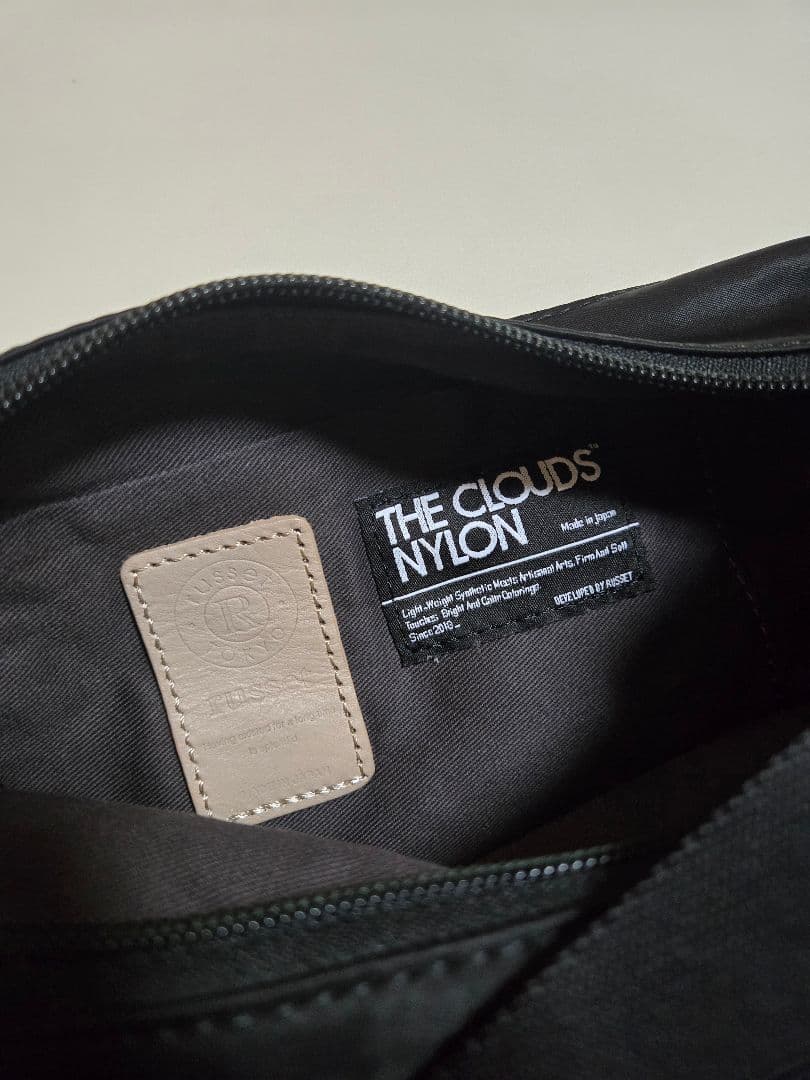 美品☆ラシット ナイロン ラウンドショルダーバッグ 金具シルバー