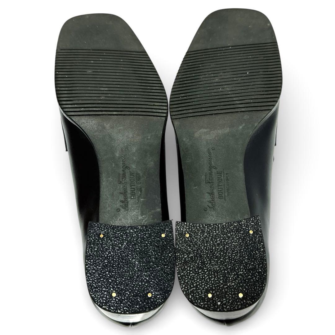 極美品✨フェラガモ 7C 約24㎝ ヴァラ レザー ローファー パンプス 黒