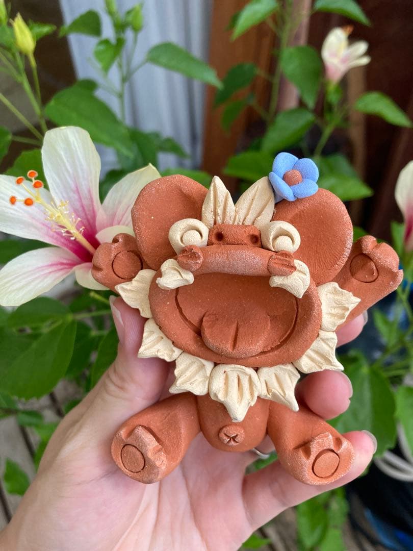 シーサー　御守り　魔除け　厄除け　笑顔　ニコニコ　花シーサー　沖縄　置物