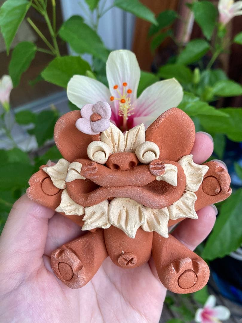 シーサー　御守り　魔除け　厄除け　笑顔　ニコニコ　花シーサー　沖縄　置物