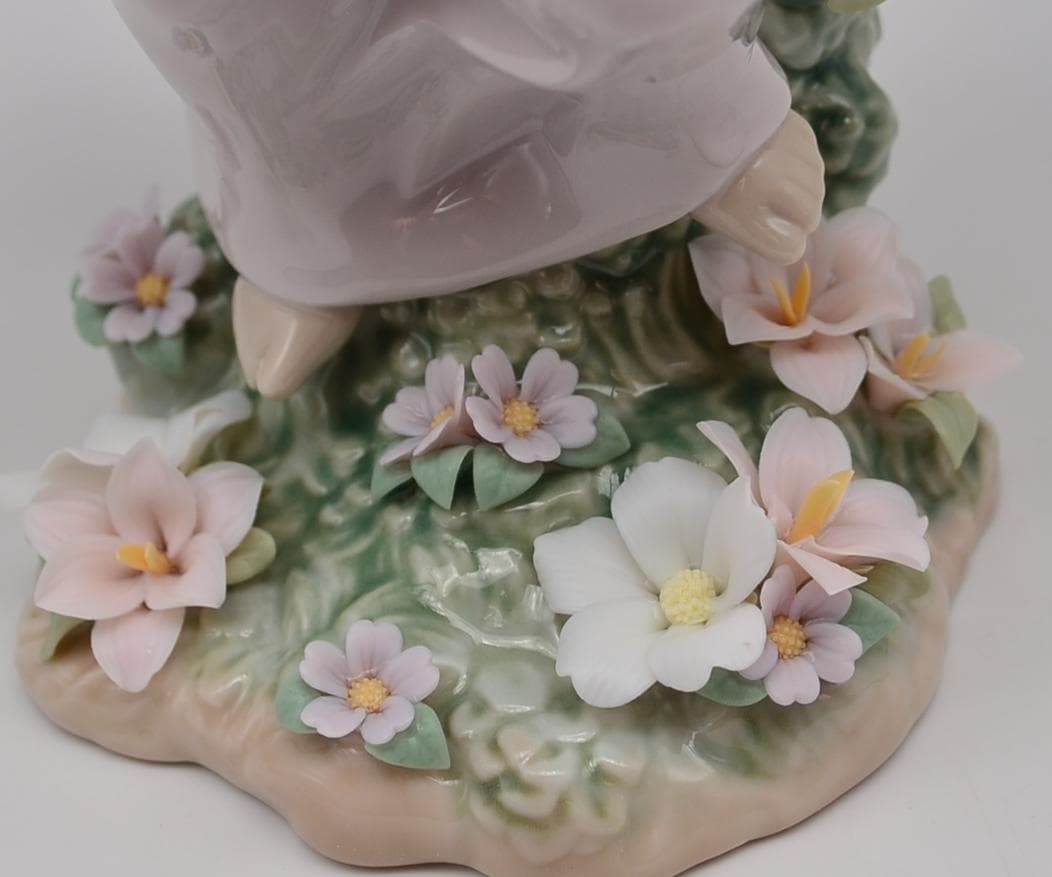 チョウの妖精　＃6875　★リヤドロ　スペイン　ポーセリン　光沢仕上げ　リタイヤ