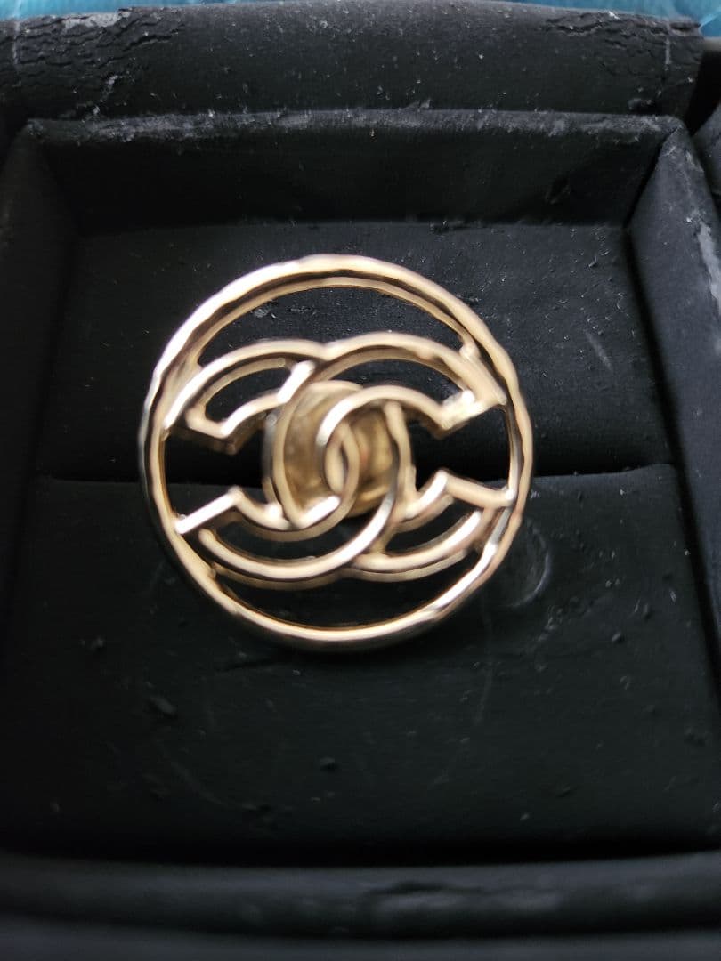 シャネル　ピンブローチ　男性にもOK　本物正規品