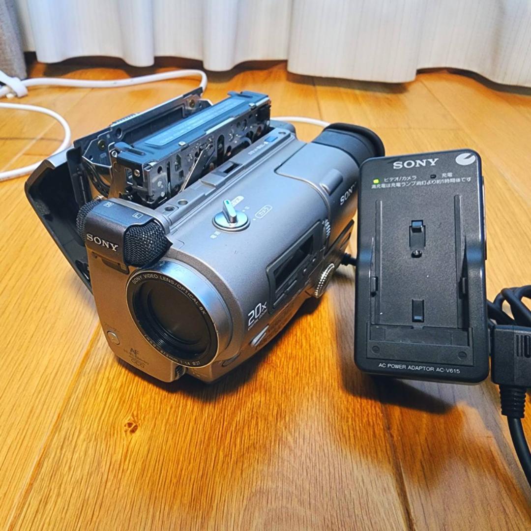 【動作確認済】SONY 高画質 Hi8 ビデオカメラ CCD-TR2 セット