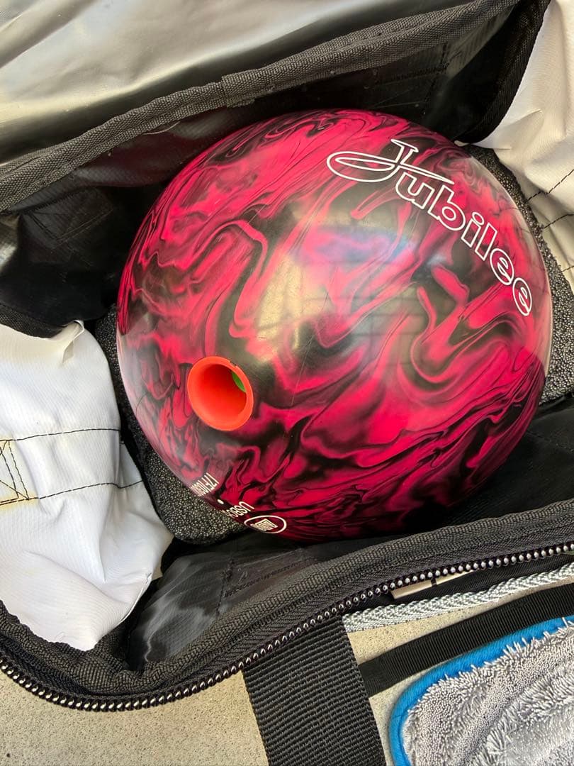 ABS Jubilee ボウリングボール ピンク/黒