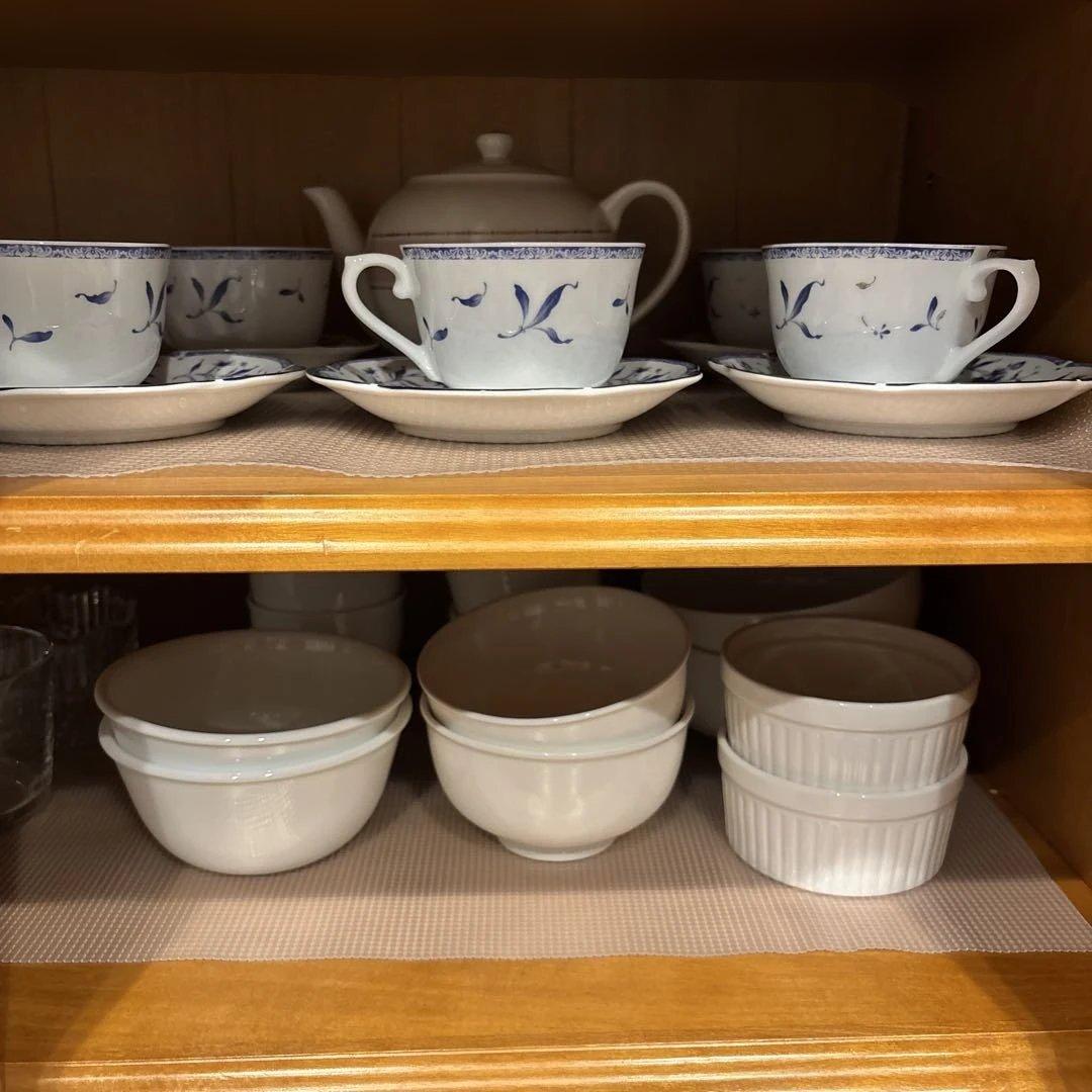 としちゃん ダニエル製木製ブラウンディスプレイキャビネット、食器棚