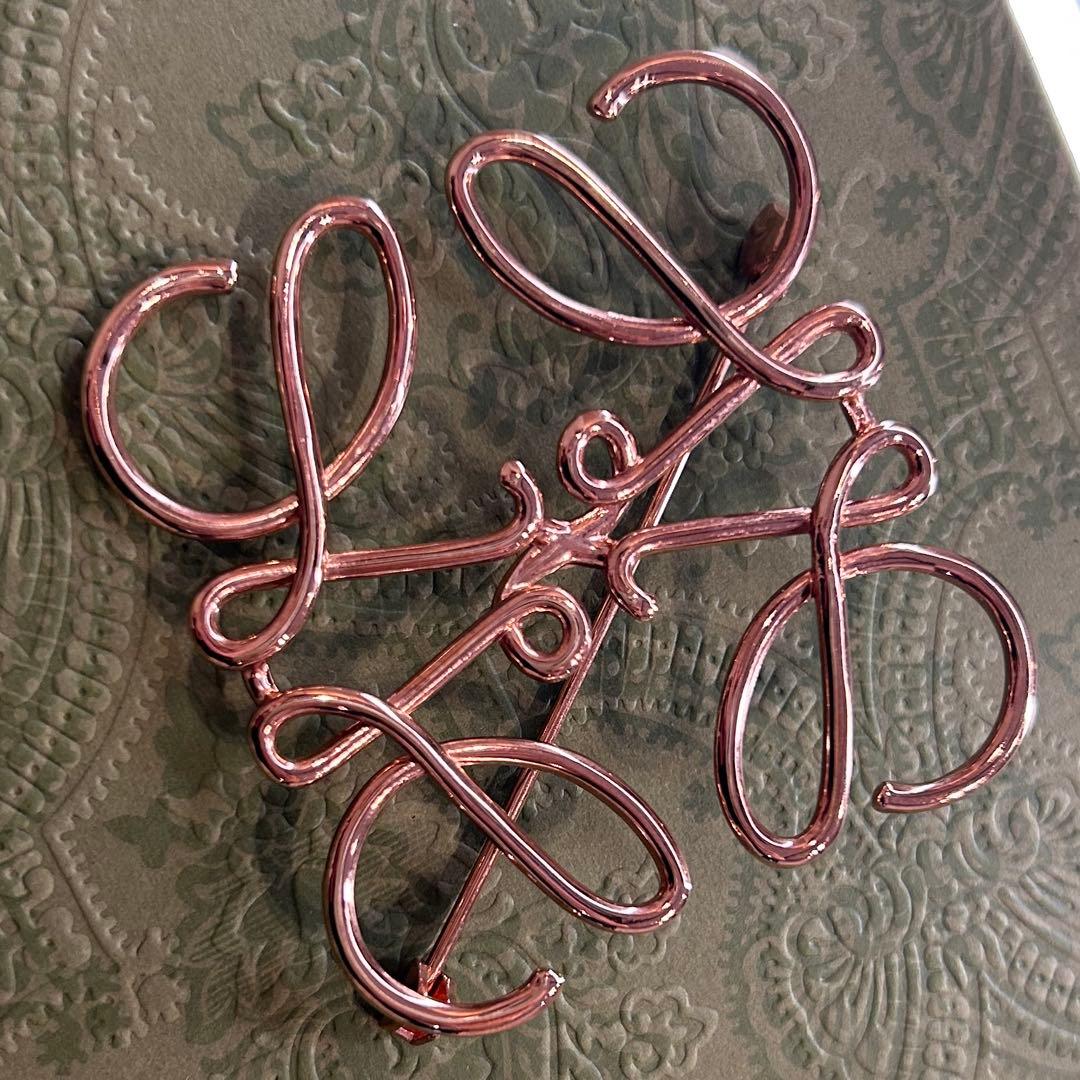 ロエベ　ローズゴールド　ブローチ