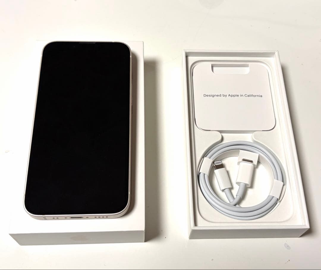 【美品】Apple iPhone 13 128GB スターライト