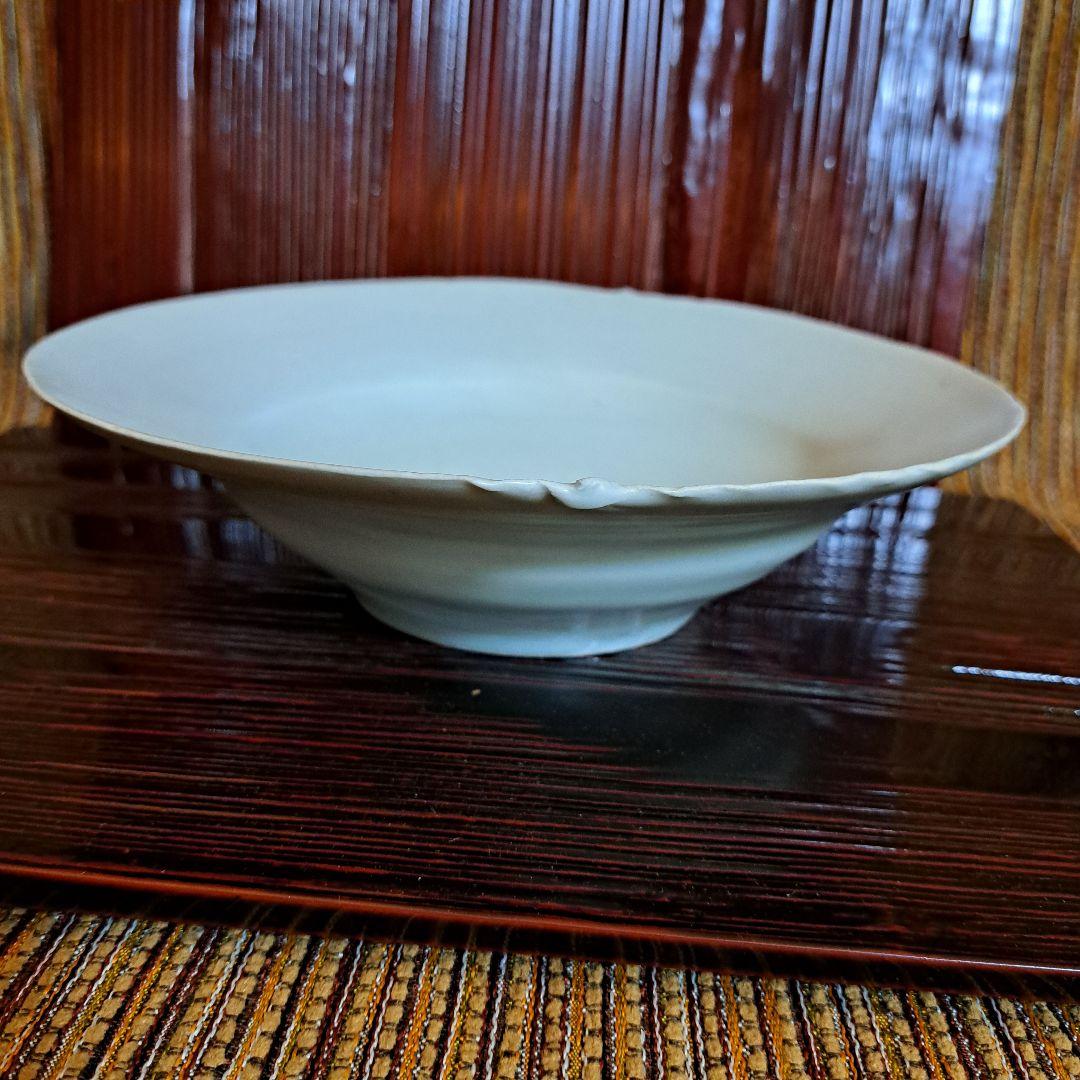 黒田泰蔵の白磁鉢です。