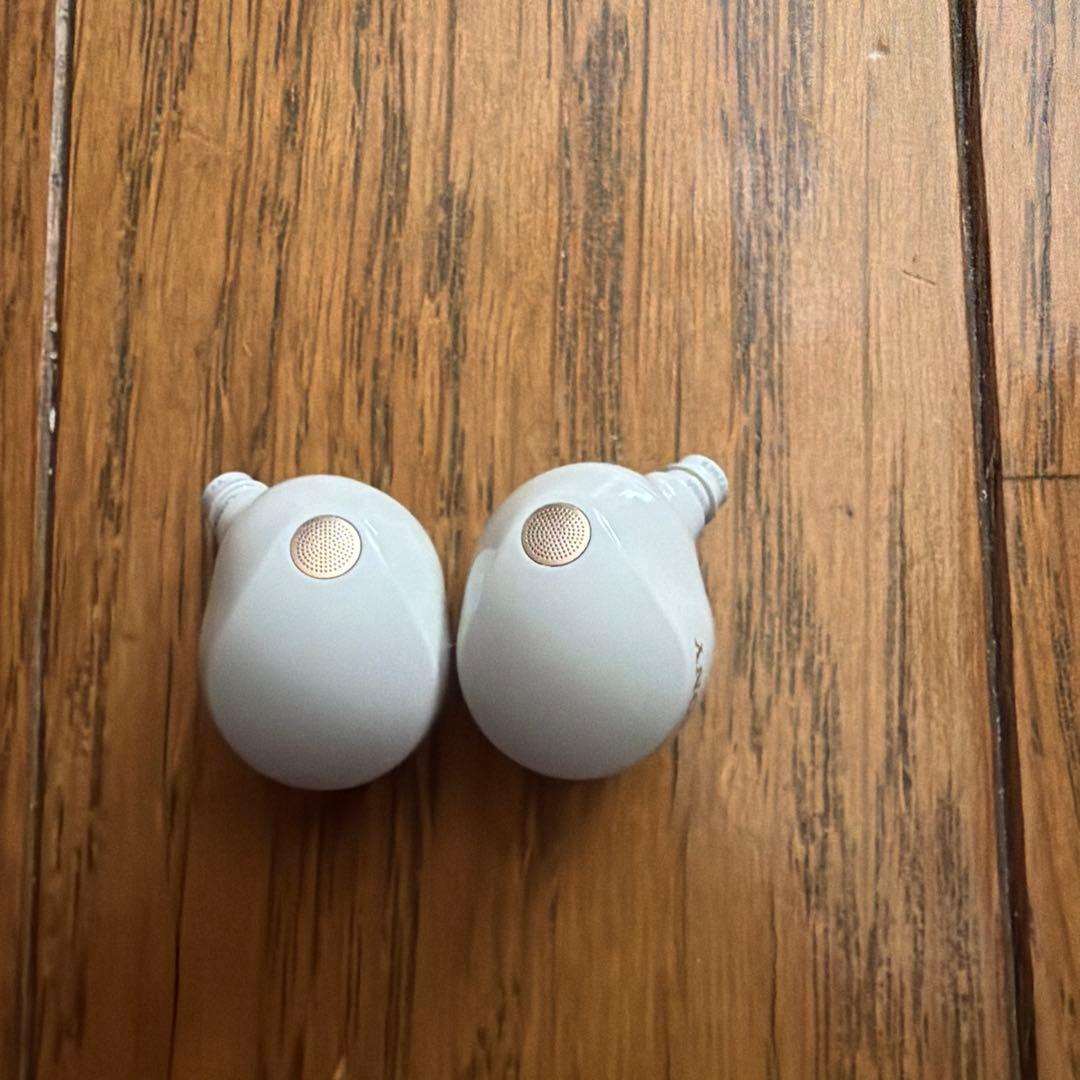 SONY WF-1000XM5 プラチナシルバー　ケース無し