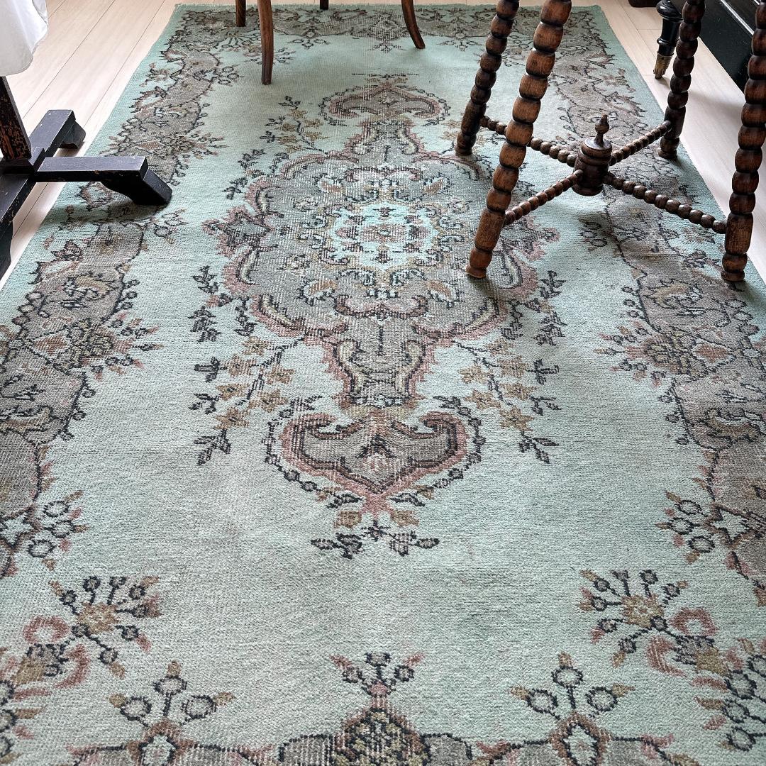 トルコ ヴィンテージラグ A58 ターコイズブルー カーキ ピンク オーバーダイ