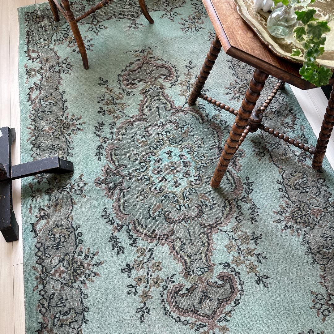 トルコ ヴィンテージラグ A58 ターコイズブルー カーキ ピンク オーバーダイ