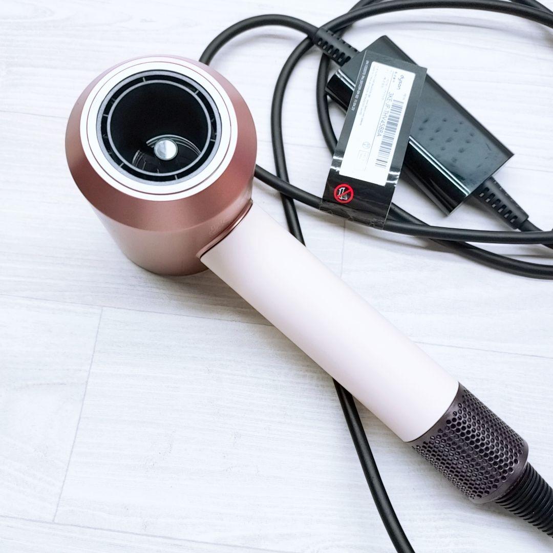 ほぼ未使用☺️最新モデル ダイソン ドライヤー HD16 Dyson