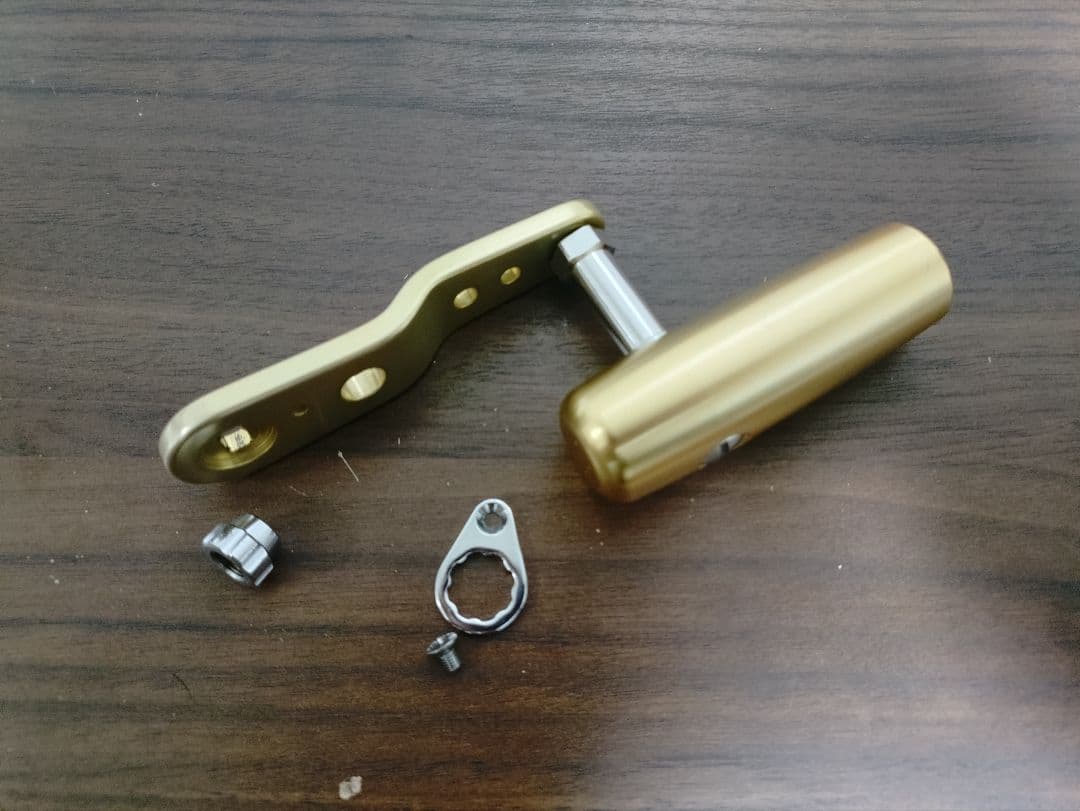 ダイワ　リール　ハンドル