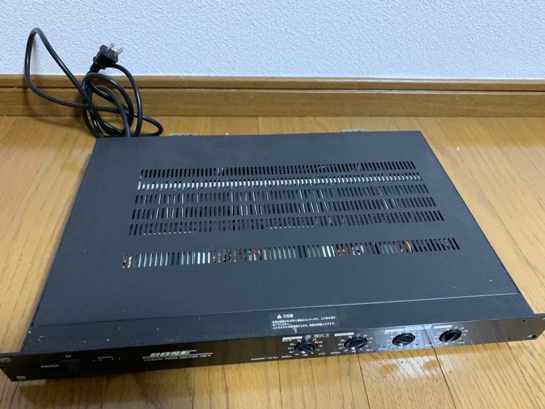 ２　動作品　Bose Professional　パワーアンプ　1200VI