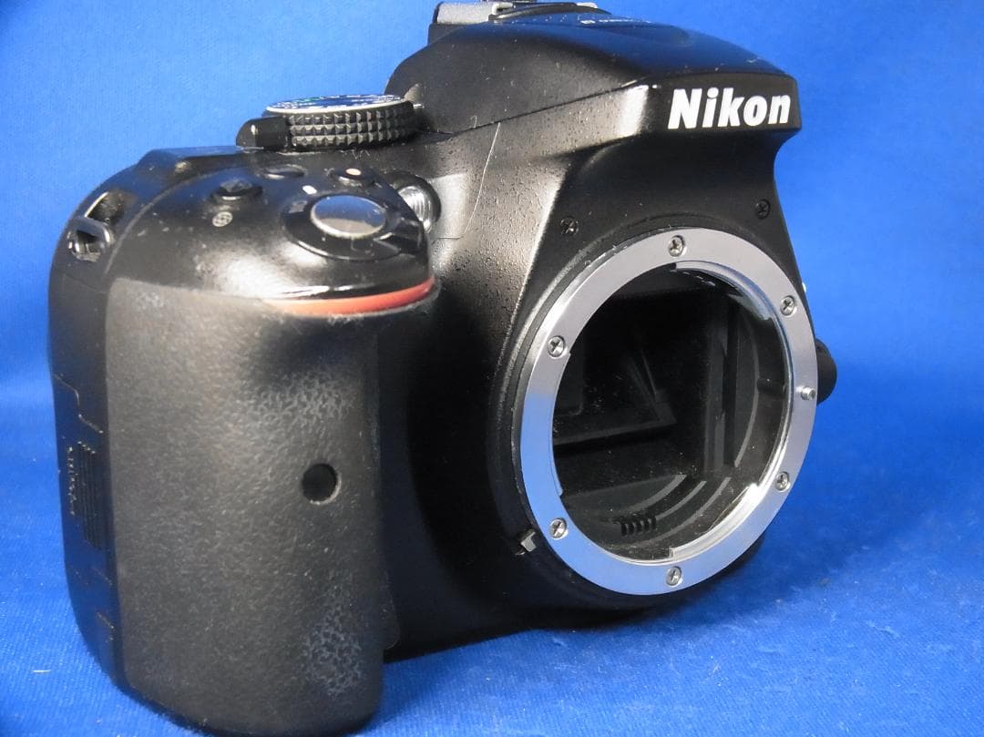 #3290 Nikon D5300 ボディ ジャンク 撮影できます