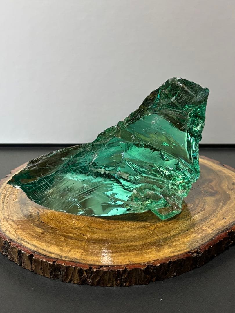 アンダラクリスタル　火山ガラス　411g エメラルドグリーン　クリストバライト入