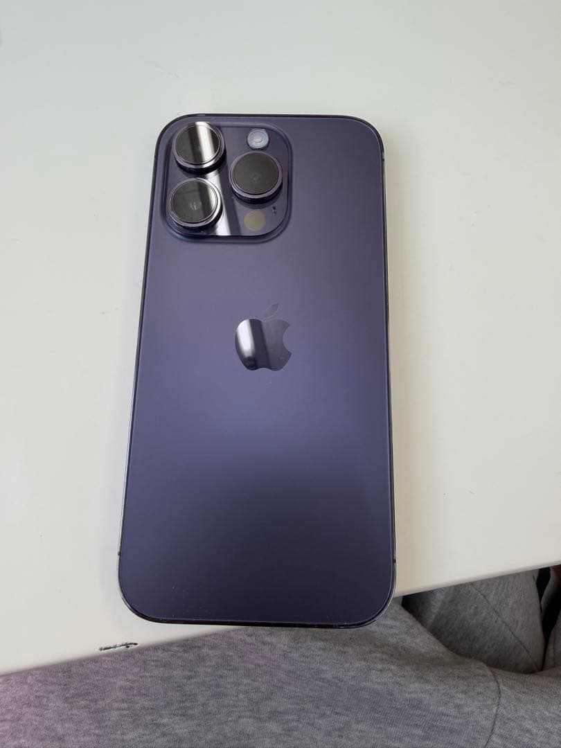 Helvy　iPhone14pro パープル　128G